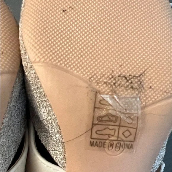 Elegant Cream and Tan Women's Mules - Picture 5 of 6